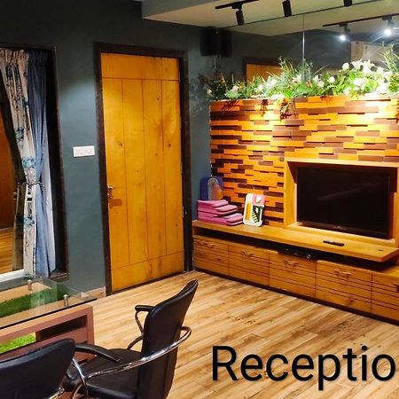 Entire Craftsman House With 2 Bedrooms Kitchen And More Rāipur Exterior foto
